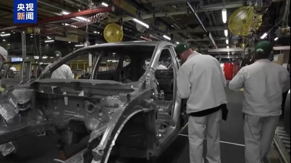 涨中宝 “顾客邮件称不能支持美国政府，所以不来了”，美加边境游客锐减！加油站汽油销量“腰斩”！老板感叹：“周围一个人都没有”